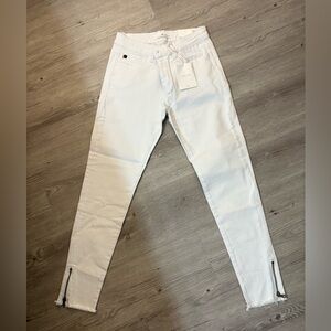 White Skinny Jeans with Zipper Detail